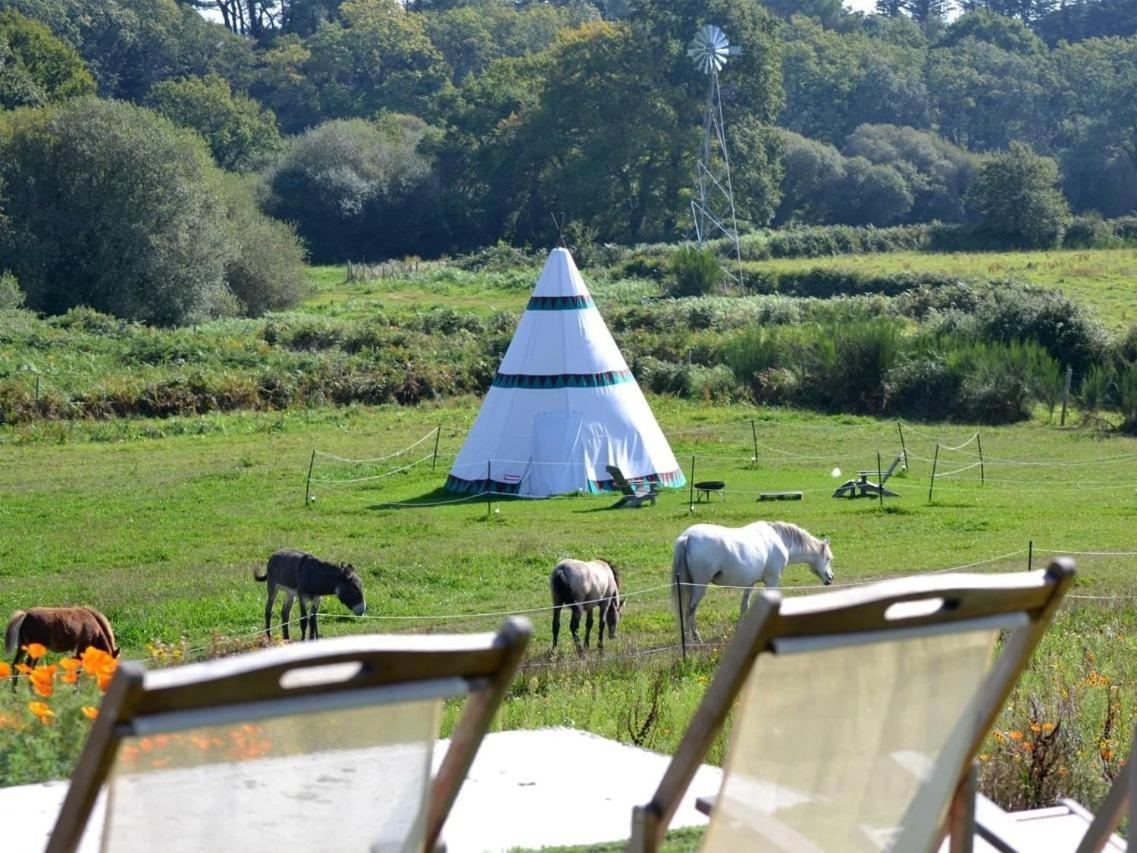 Gites & Tiny Houses Les Hauts De Toulvern Baden Esterno foto