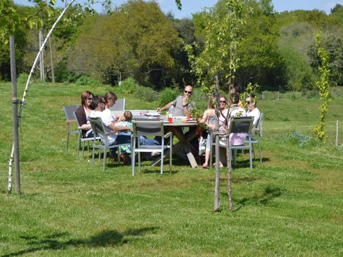 Gites & Tiny Houses Les Hauts De Toulvern Baden Esterno foto
