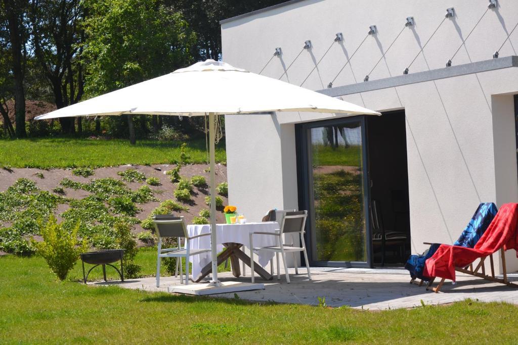 Gites & Tiny Houses Les Hauts De Toulvern Baden Camera foto